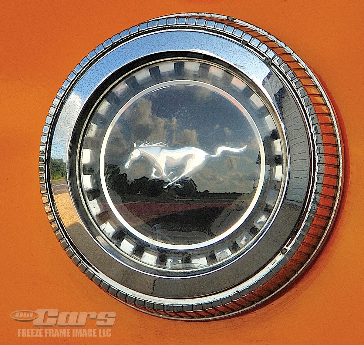The gas cap shows a bit of delamination, but it’s certainly too nice to replace — and it’s the gas cap that came on the car back in ’70.
