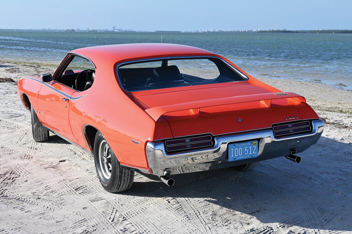 On all 1969 GTOs, the rear bumper no longer fully encircled the taillamps.