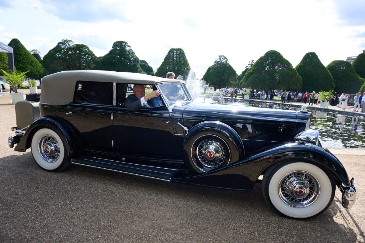 Historic Packard wins the Chairman’s Award at Hampton Court Palace