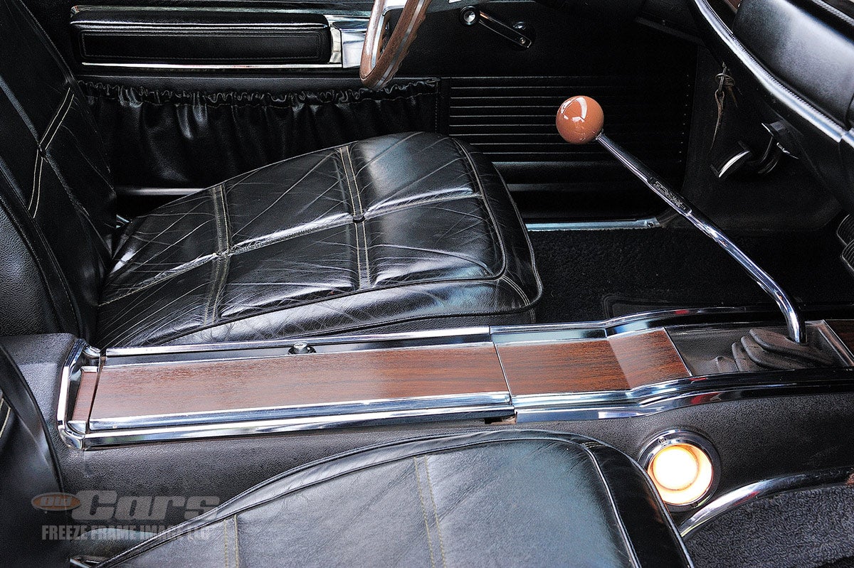 A four-speed manual transmission backs the 440 Magnum of the Charger Daytona prototype.