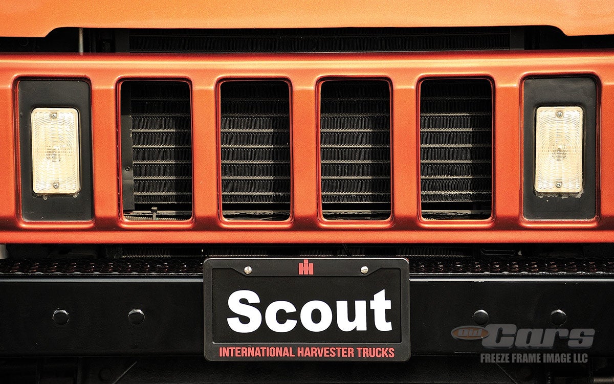 Boxy designs were stylish in the late 1970s, and that theme can be found throughout the SSV-100, even in the rectangular parking lamps and grille openings.