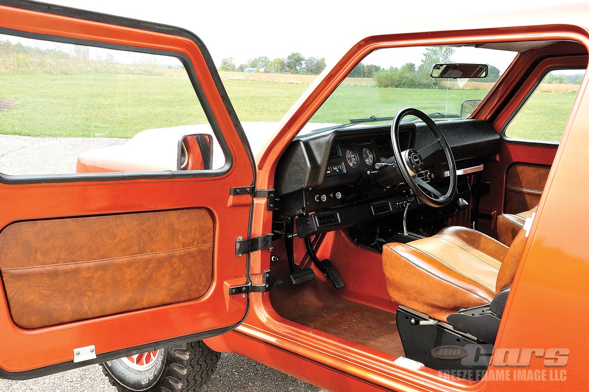The door inserts are upholstered in the seat bolster vinyl material. Note this prototype doesn’t have window cranks as the door windows are not functional.