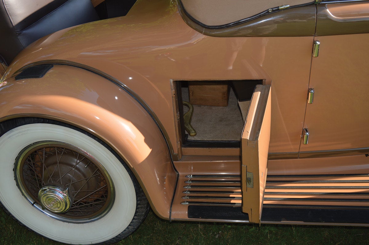 The Cabriolet model featured a rumble seat and, on the passenger side, a golf bag door.