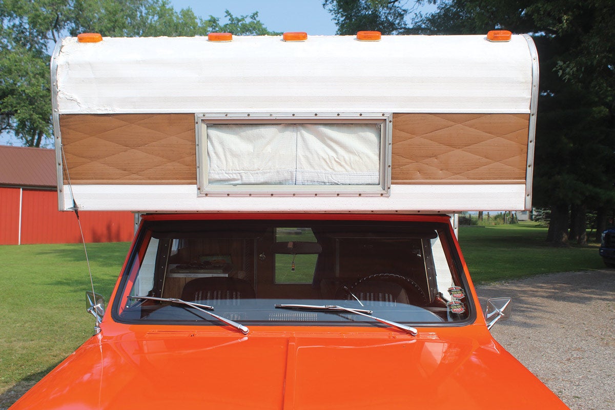 This camper style was pure 1970s, the difference being most similar-looking units were not chassis mounted, and almost all used a pickup.