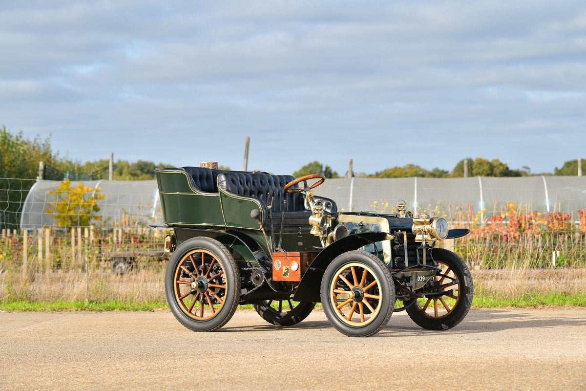 1902 Panhard et Levassor 7hp Twin-Cylinder Rear-Entrance Tonneau, sold for £322,000.