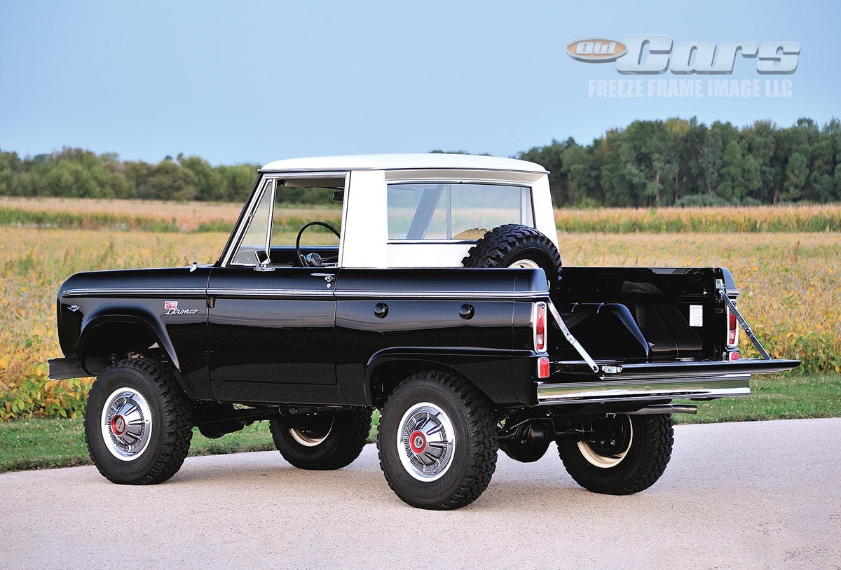 As a pickup truck, the Bronco body tub shared between all Bronco body types appeared rather stubby.