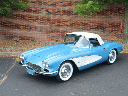 1961-chevrolet-corvette.png?