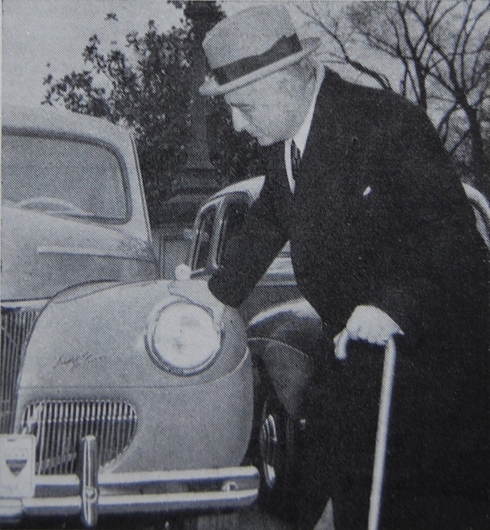sidebar-22a-1940s-ford-courtesy-cars-story-photo-03.jpg