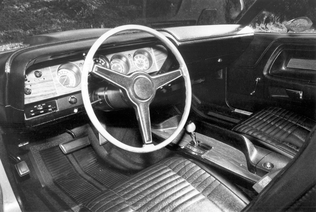 70-challenger-interior.jpg