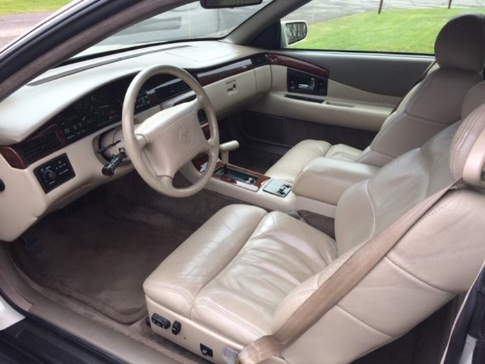 94-caddy-interior.jpg