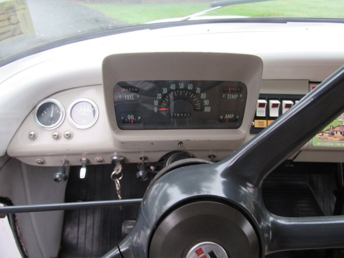 pod-with-gages-fanstyle-speedo-.jpg