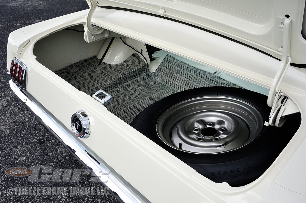 1965-gt350-003-in-factory--form-a299.jpg