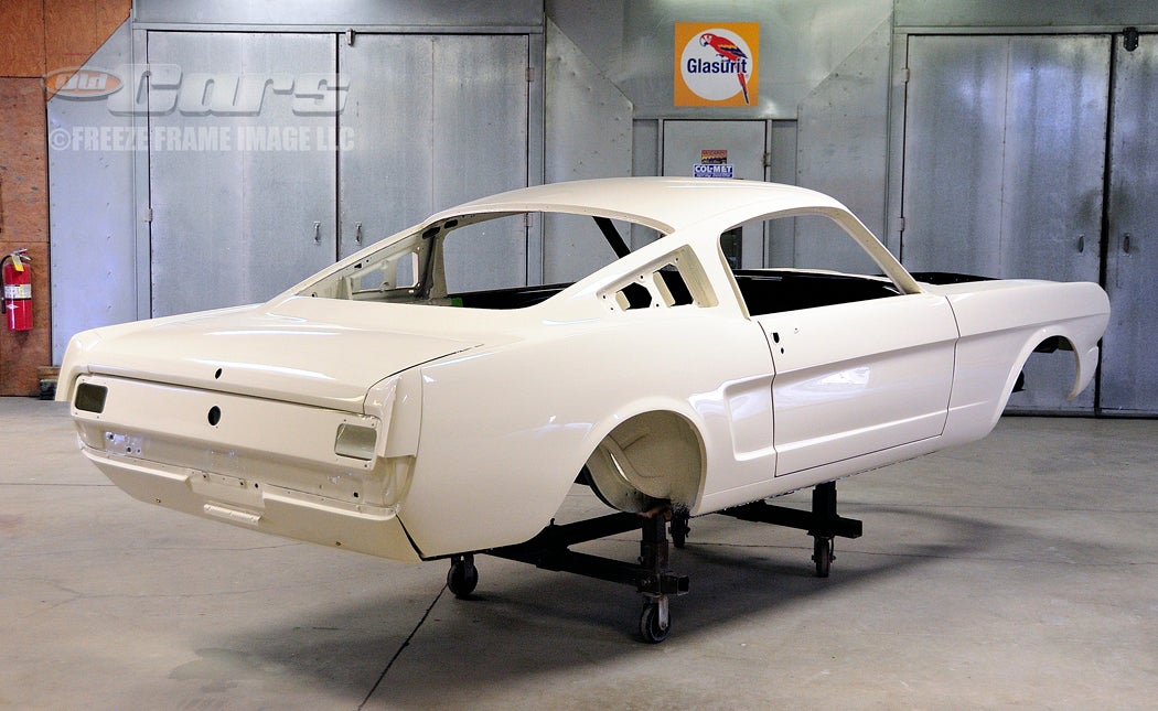 1965-gt350-003-in-final-paint-at-bcc-a016-.jpg