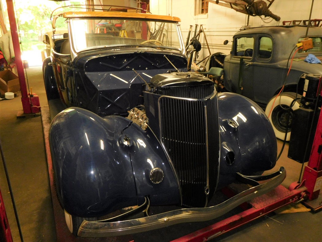 2019-32a-rare-roadster-photo-03.jpg