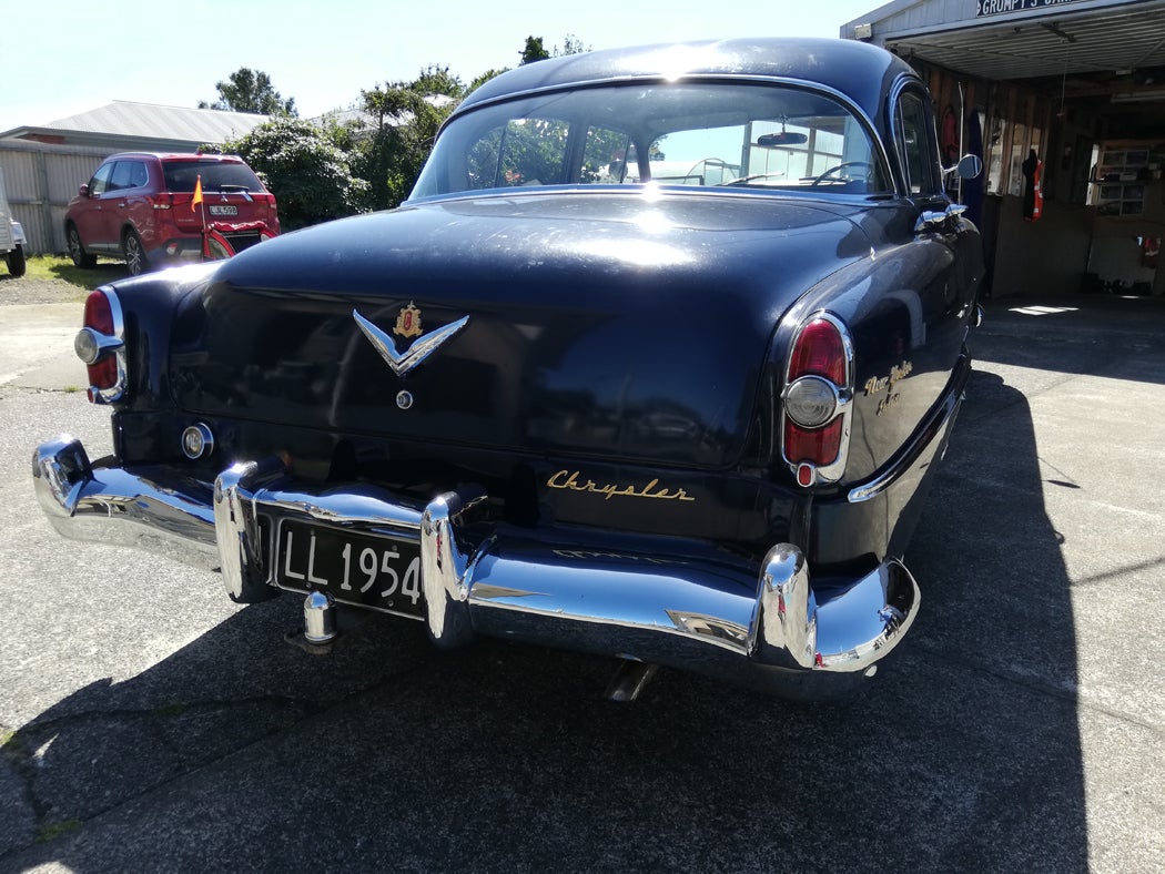 -1954-chrysler-new-yorker-deluxe-331-hemi-3.jpg