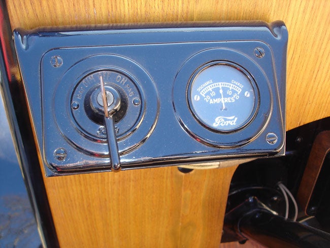 1923-model-t-dash.jpg