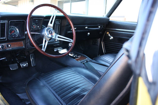 1965-z28-interior2.jpg
