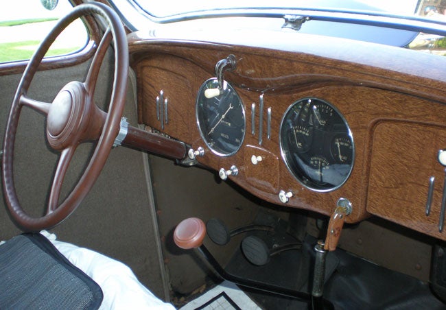 1935-chrysler-dash.jpg