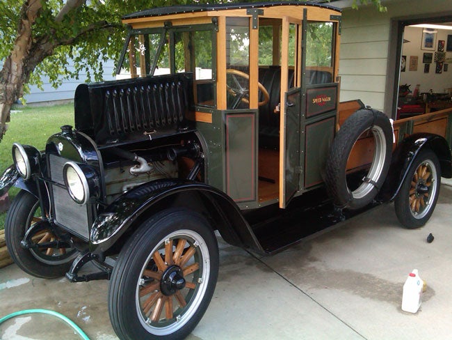 1923-reo-washing.jpg