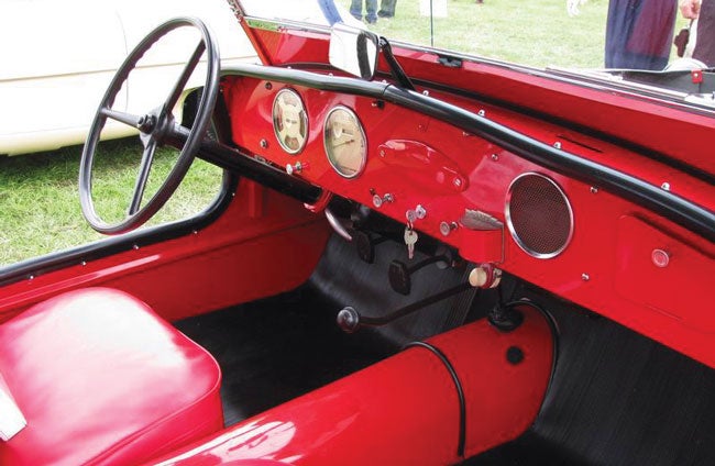 1951-crosley-hot-shot-interior.jpg