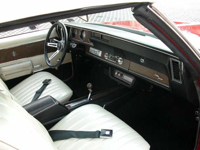 1970-cutlass-supreme-interior.jpg