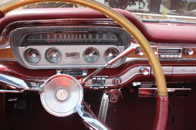 1960-bonneville-dash2.jpg