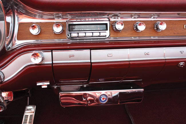 1960-bonneville-dash.jpg