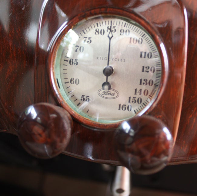 1934-ford-radio.jpg