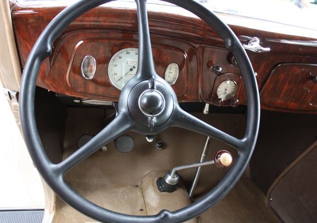 1934-ford-dash.jpg