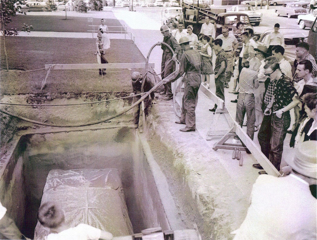 plymouth-workers-spraying.jpg