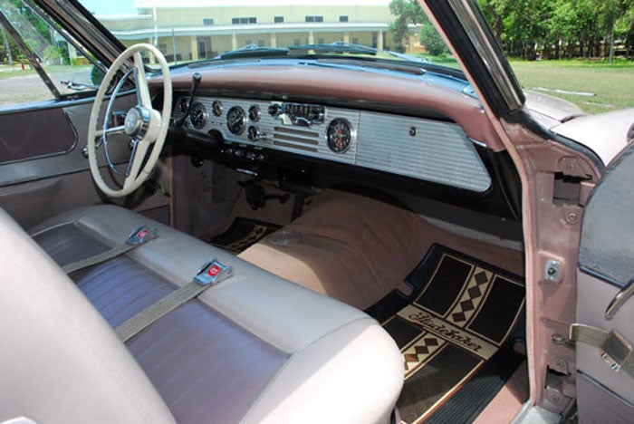 56stude-interior.jpg