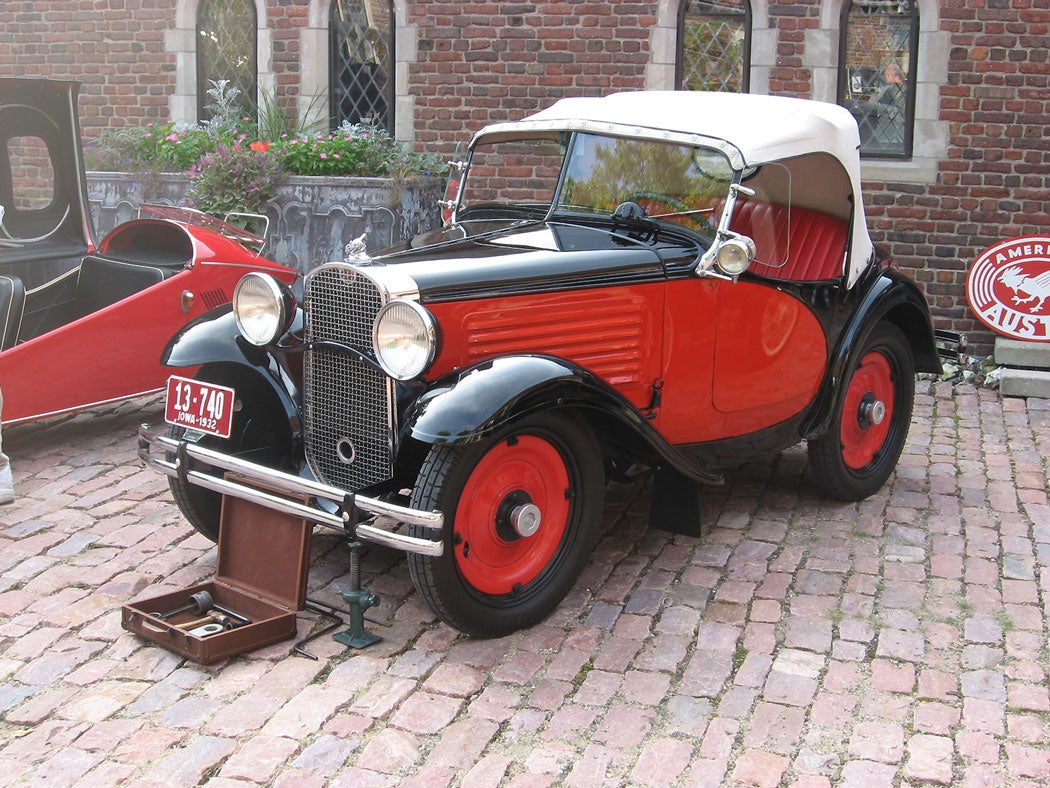 1932-american-austin-side.jpg