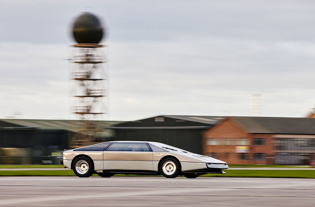 aston_martin-pic-1-.jpg
