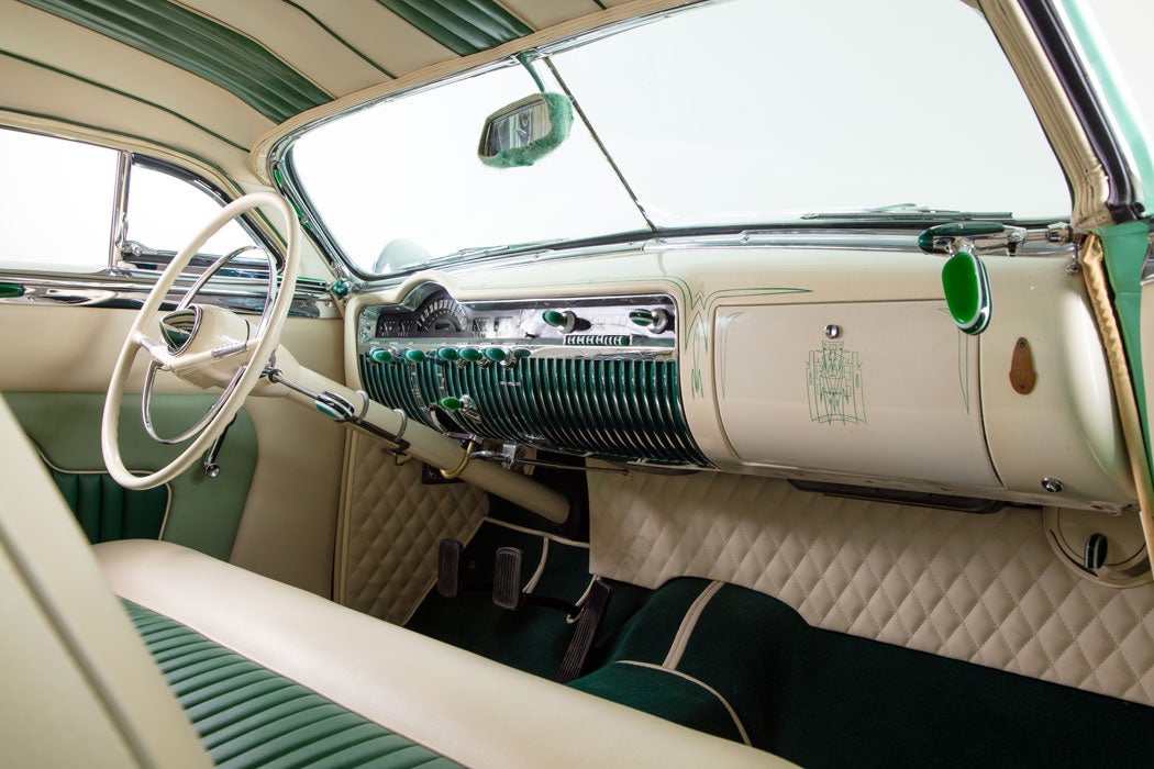 4_hirohata-merc-interior.jpg