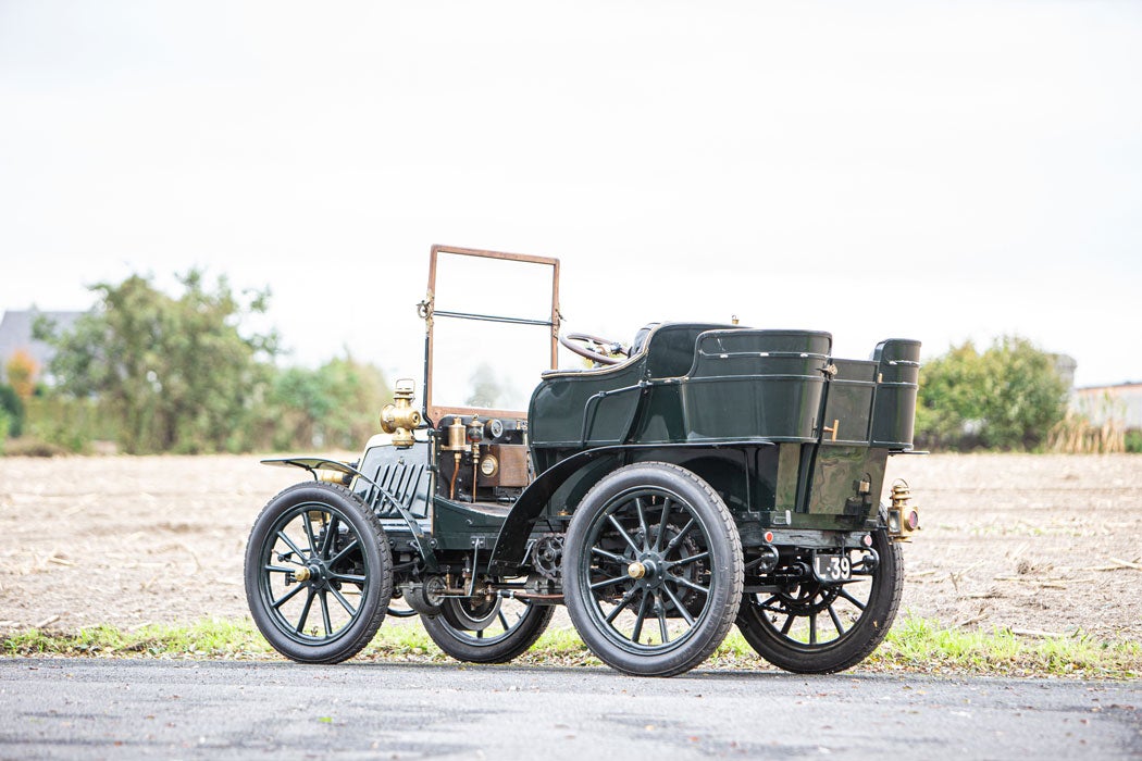 1902-panhard--levassor-type-a2-7hp-tonneau-a-entree-par-larriere-3.jpg