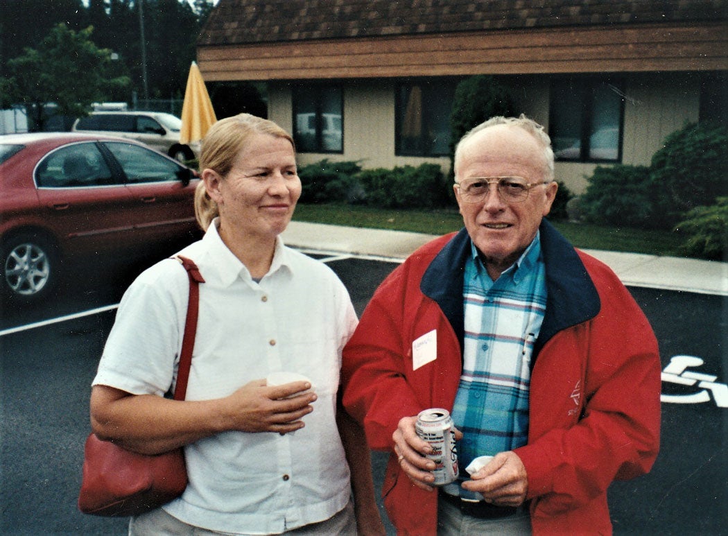 pinky-and-automotive-writer-linda-clark--06-21-2001.jpg