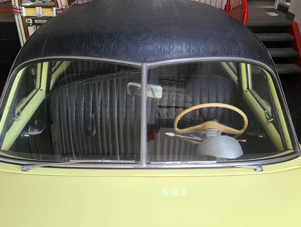 this-1951-kaiser-deluxe-sedan-features-golden-dragon-8.png