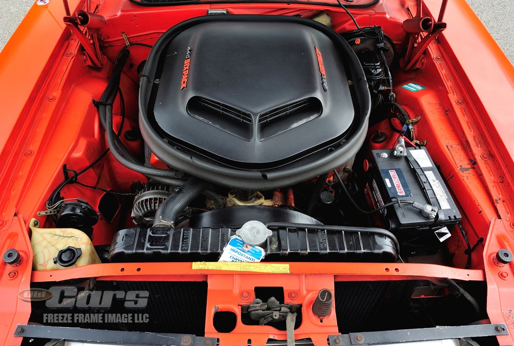 1970-dodge-challenger-rt-440-six-pack-a098.jpg