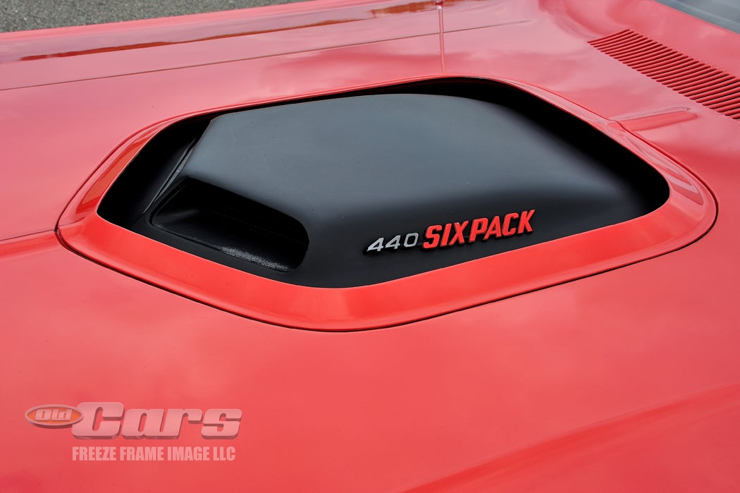 1970-dodge-challenger-rt-440-six-pack-a148.jpg