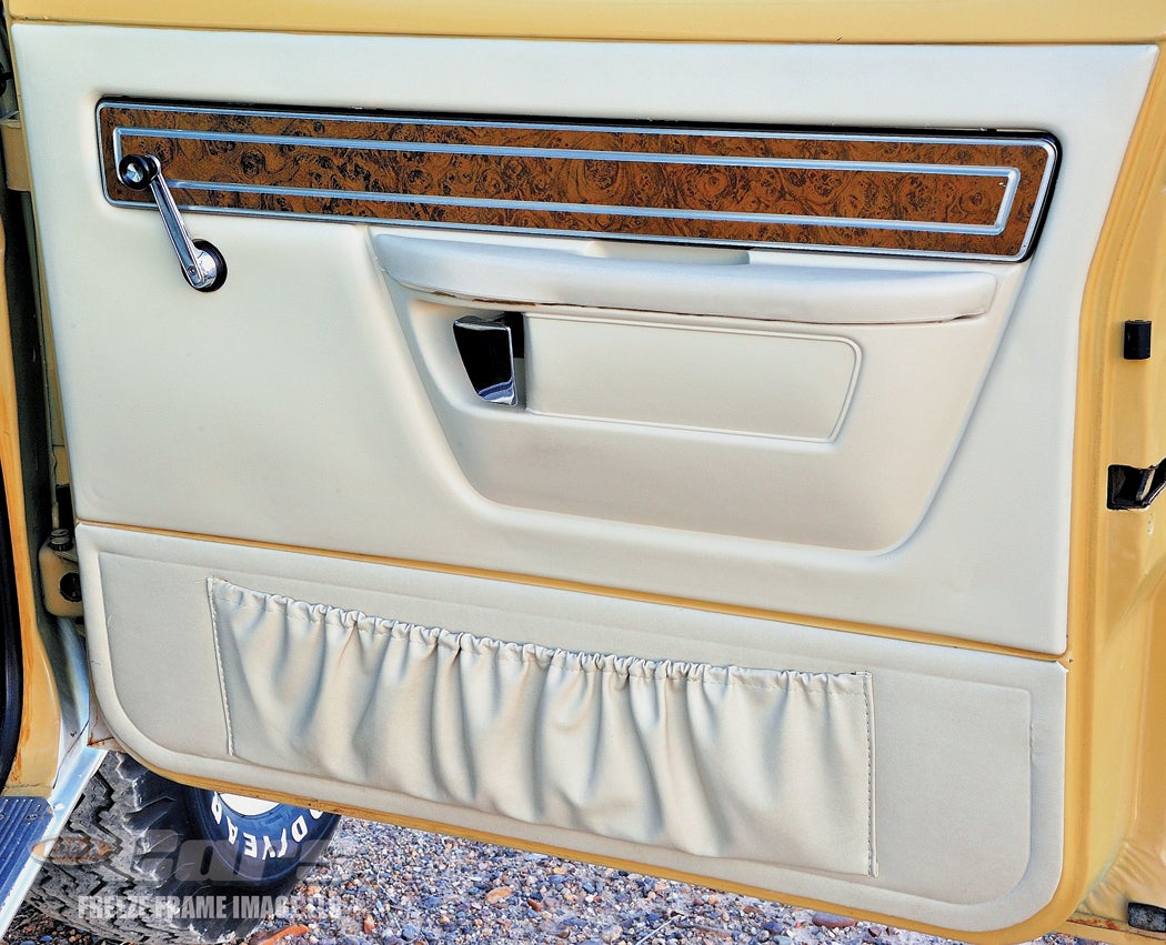 1976-plymouth-trail-duster-sport-a225.jpg