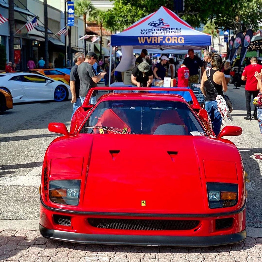 ferrari-f40_on-display-during-exotics-on-las-olas.jpg