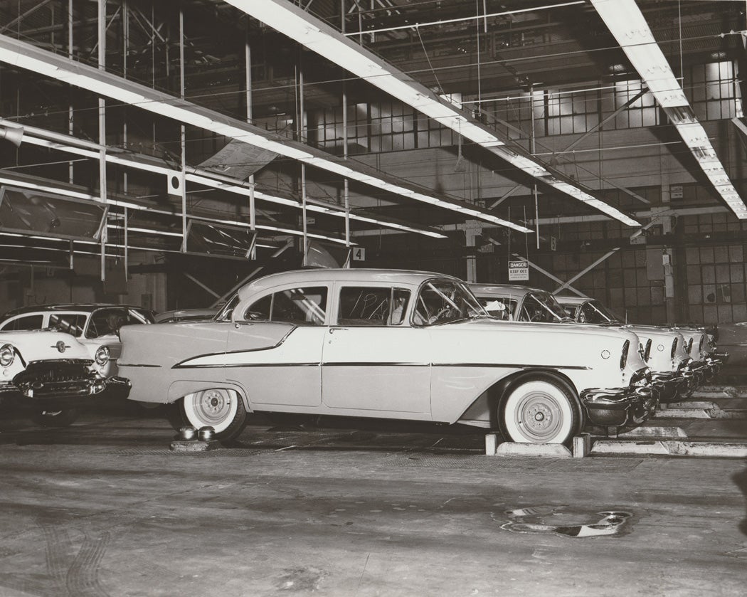 17-1955-oldsmobile-88-in-factory.jpg