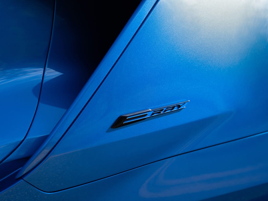 2024-chevrolet-corvette-e-ray-3lz-003.jpg