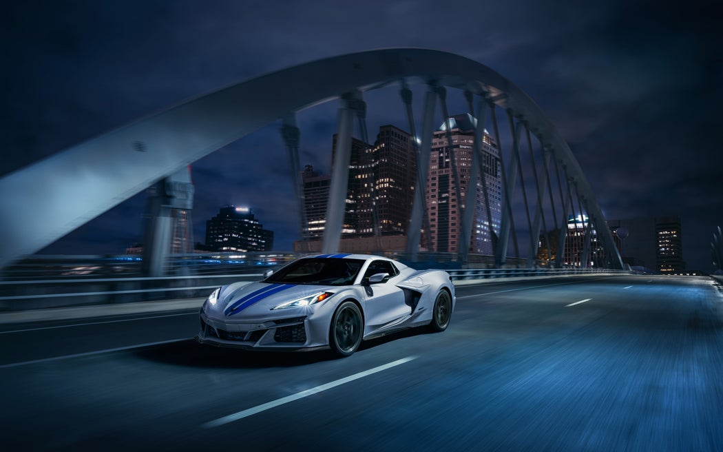 2024-chevrolet-corvette-e-ray-3lz-005.jpg