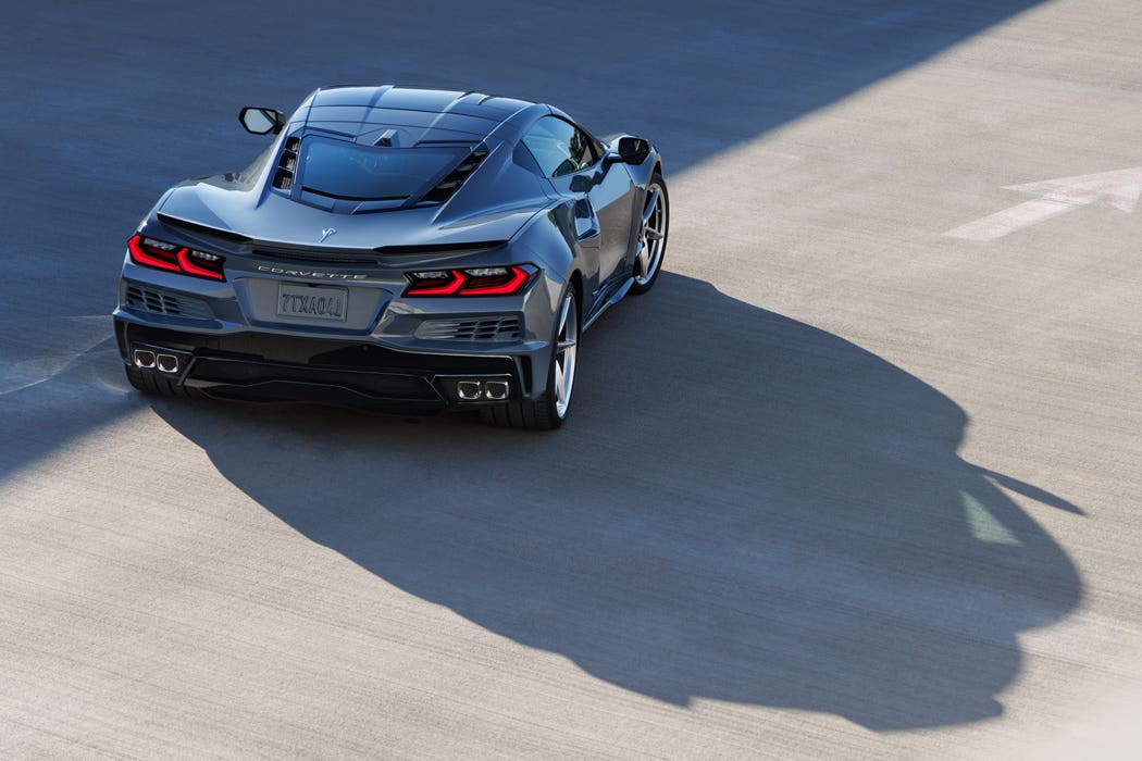 2024-chevrolet-corvette-e-ray-3lz-016.jpg