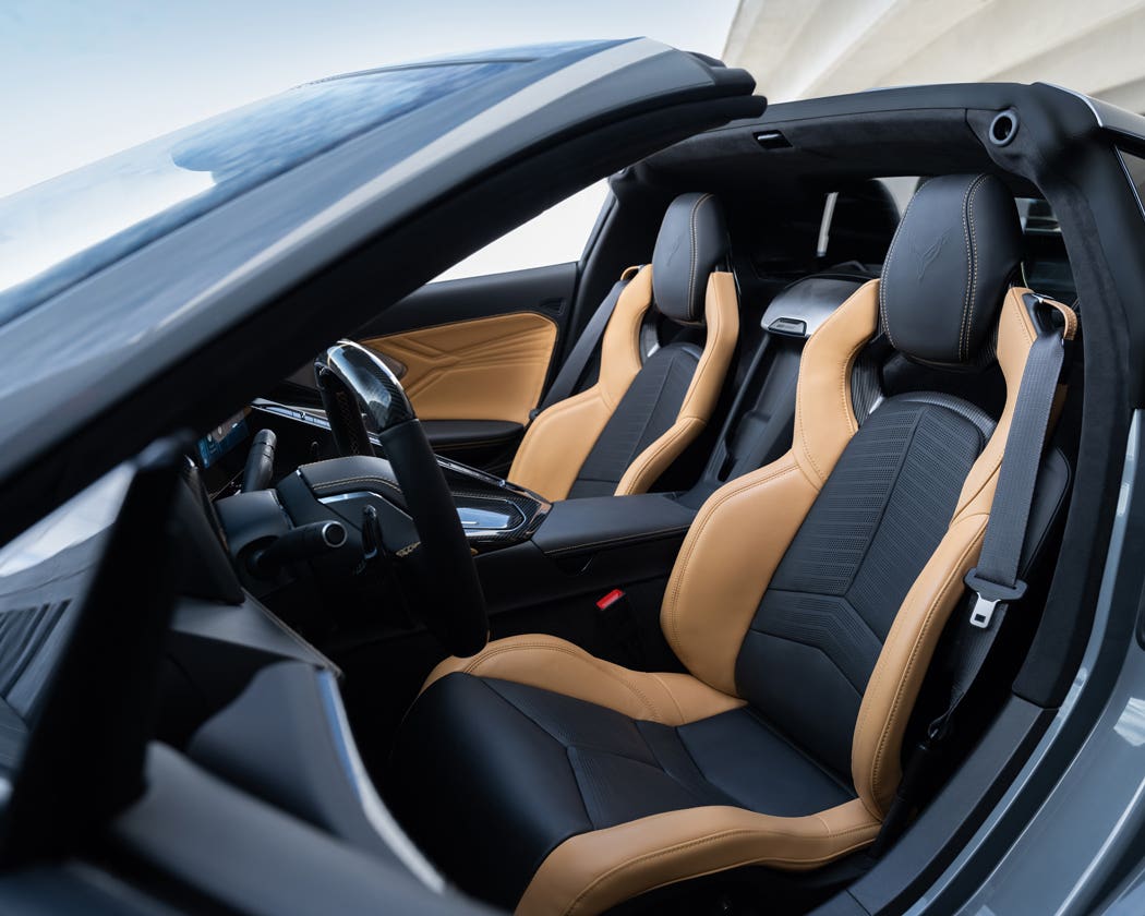 2024-chevrolet-corvette-e-ray-3lz-018.jpg