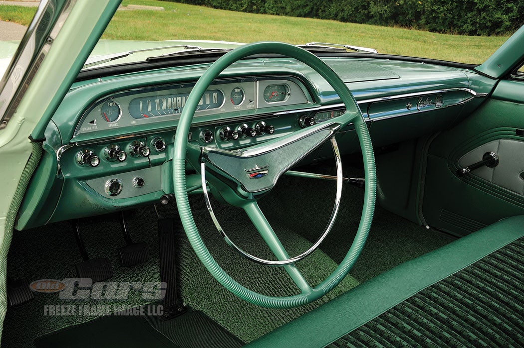 1960-ford-fairlane-500-four-door-a503.jpg