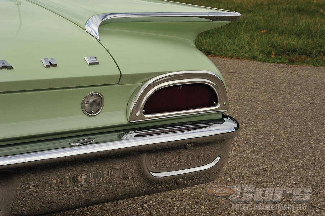 1960-ford-fairlane-500-four-door-a454.jpg