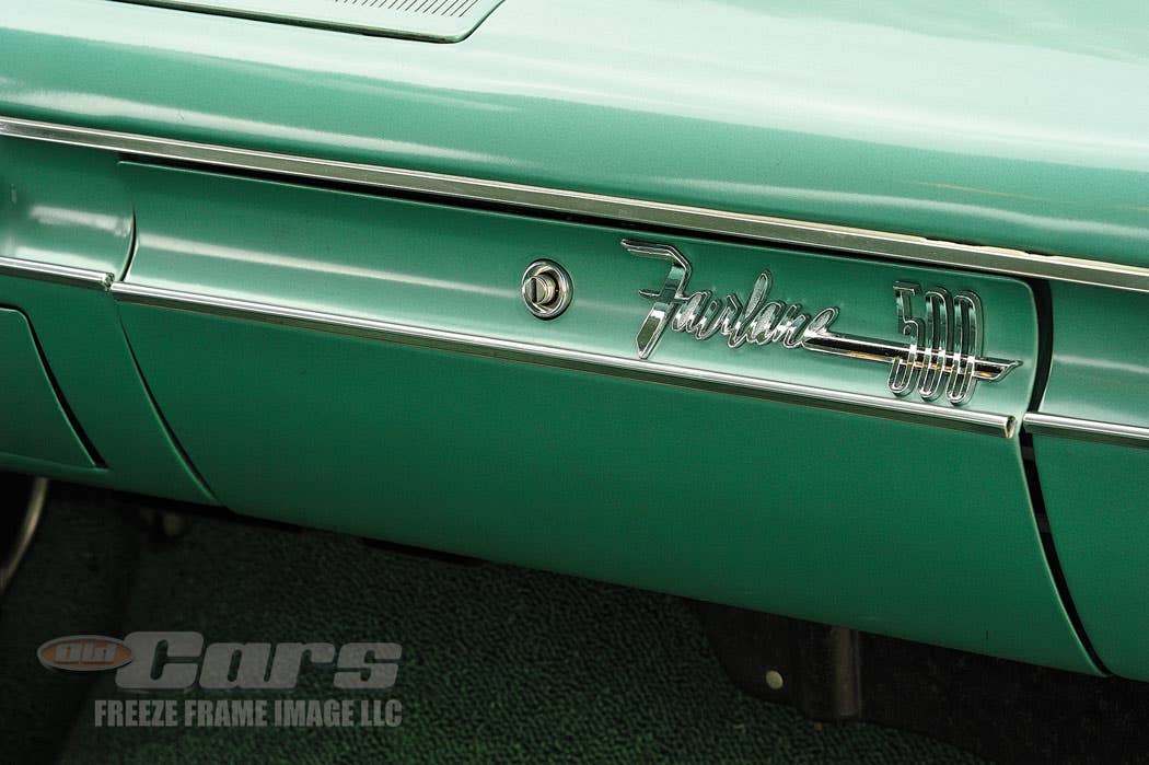 1960-ford-fairlane-500-four-door-a675.jpg