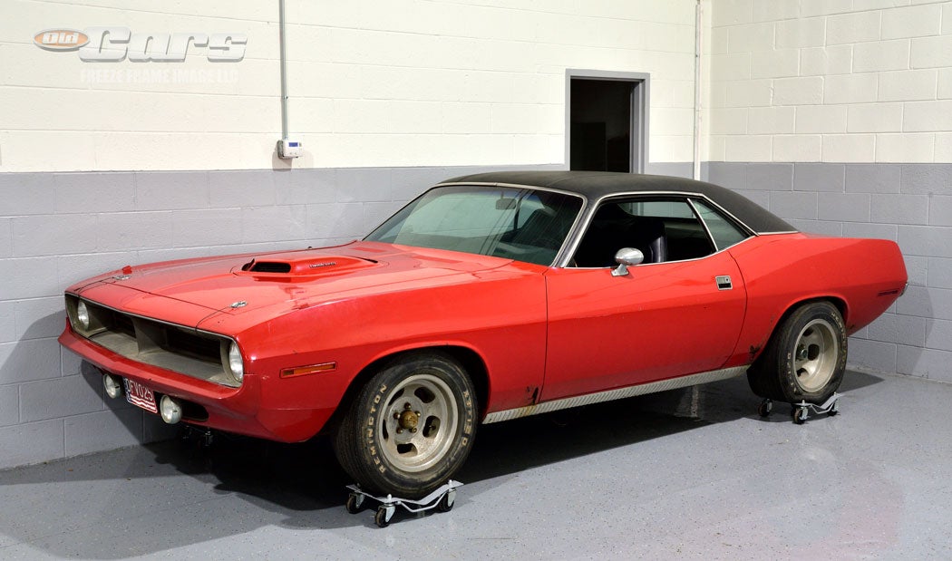 1970-hemi-cuda-barn-find-a031.jpg